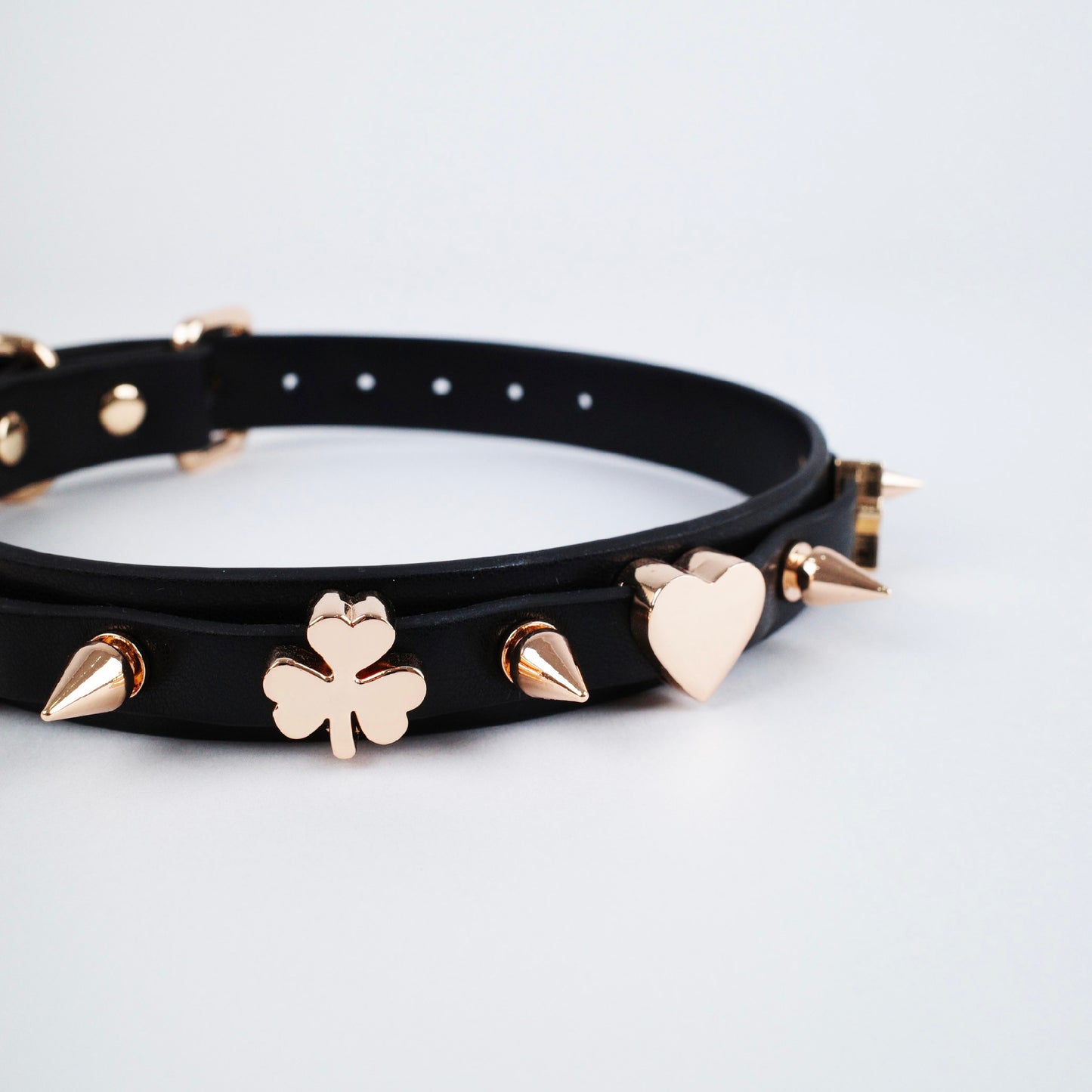 Clover Kiss Collar